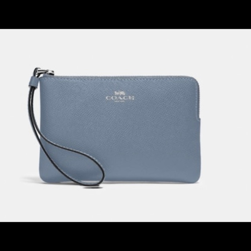 Corner Zip Wristlet